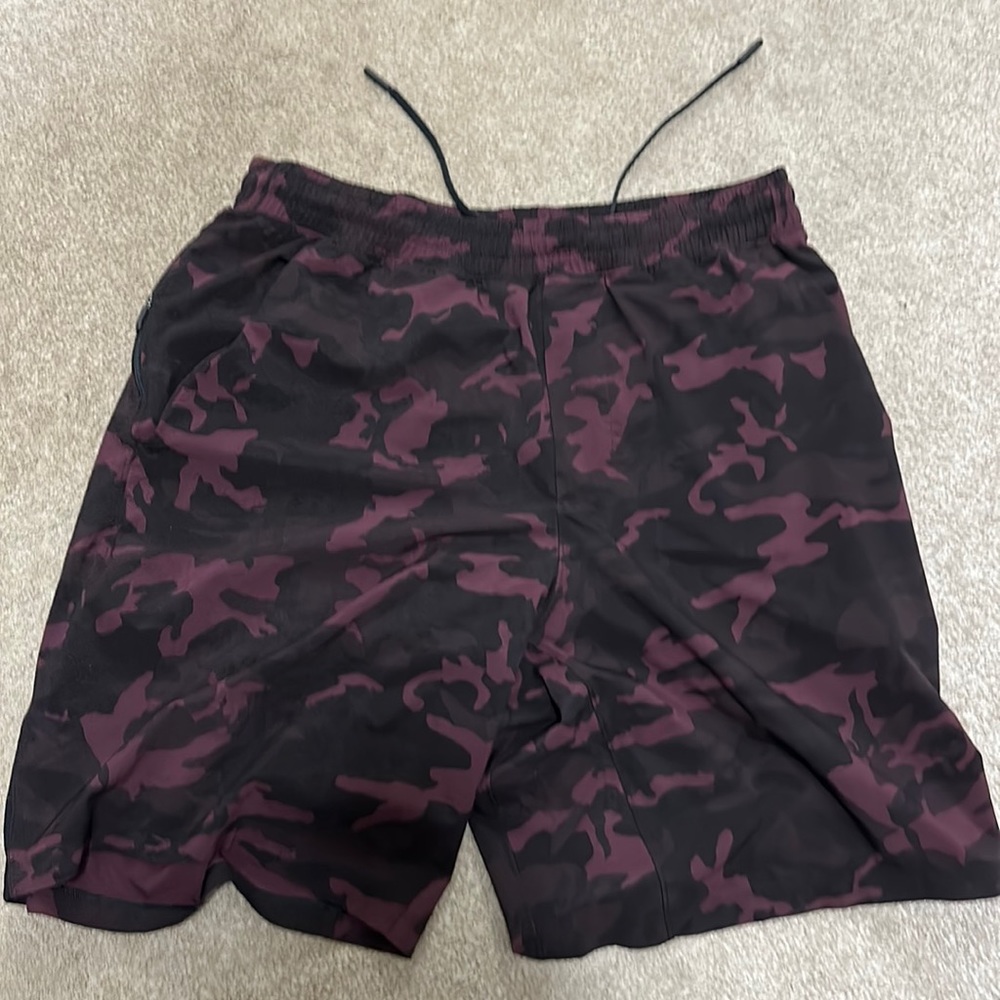 Lululemon 9” camo shorts (purple/black)